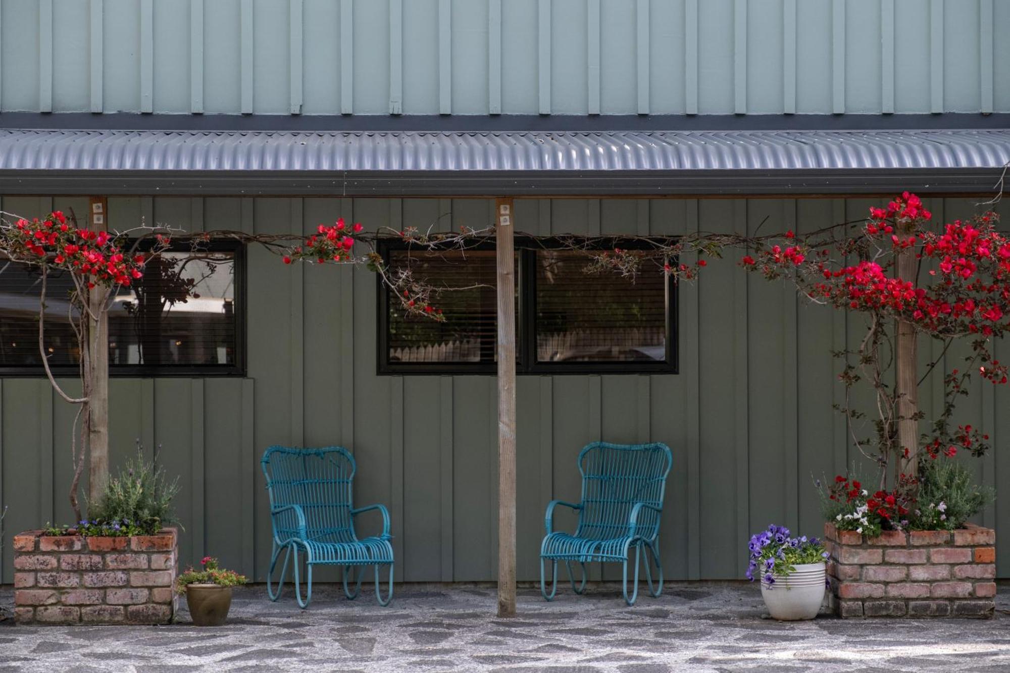 Bow Street Apartments & Cottage Raglan Exterior foto