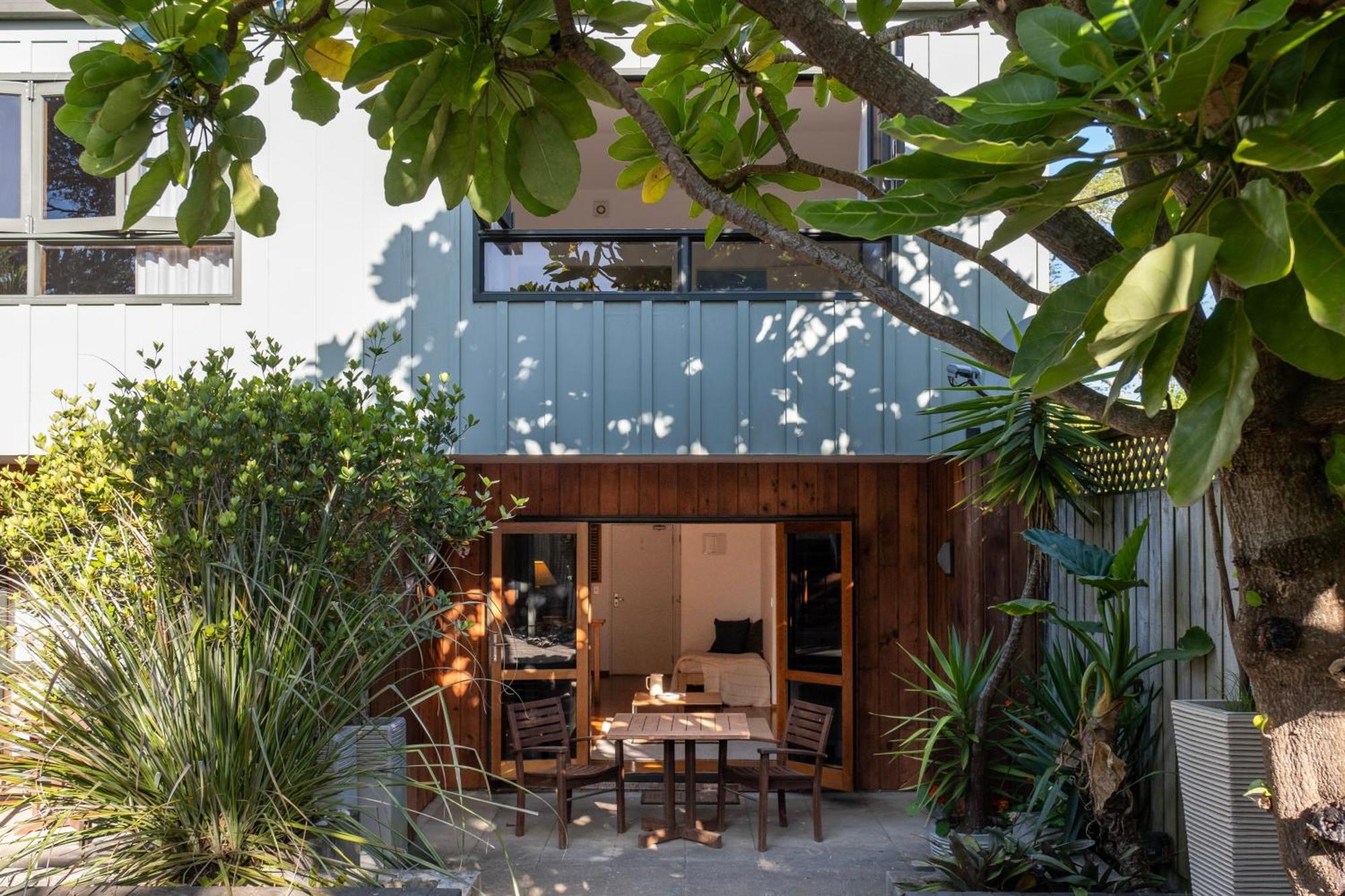 Bow Street Apartments & Cottage Raglan Exterior foto